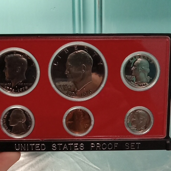 Coin set - Picture 1 of 1